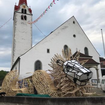 Foto des Leueskulptur-Gerüstes